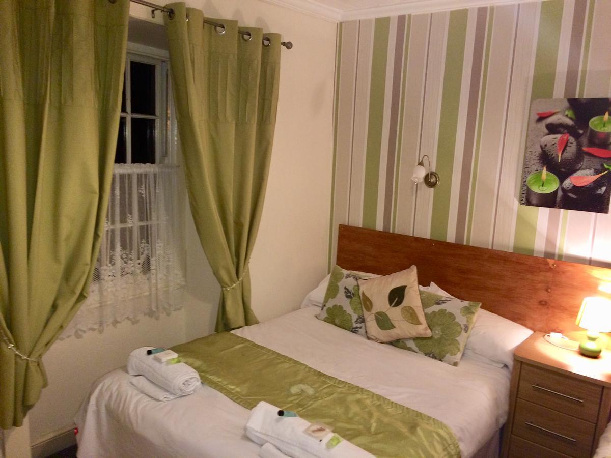 Manor House Hotel And Restaurant Холтуисъл Екстериор снимка